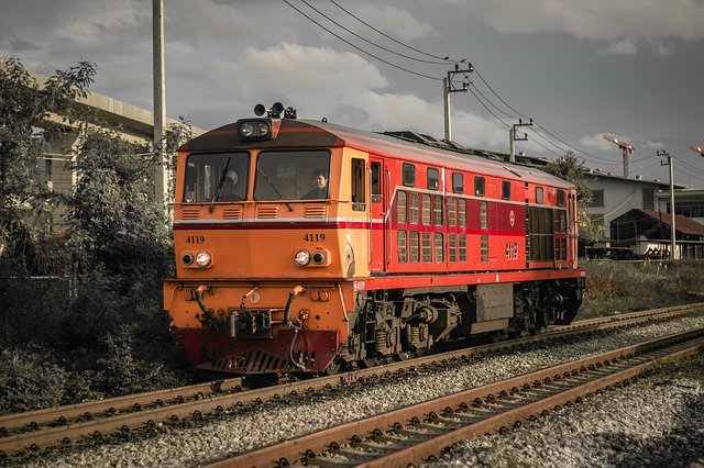 Бесплатно скачать Train Evening Travel Rail - бесплатную фотографию или картинку для редактирования с помощью онлайн-редактора изображений GIMP