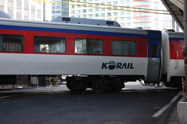 Descărcare gratuită Train Korea Railway - fotografie sau imagini gratuite pentru a fi editate cu editorul de imagini online GIMP
