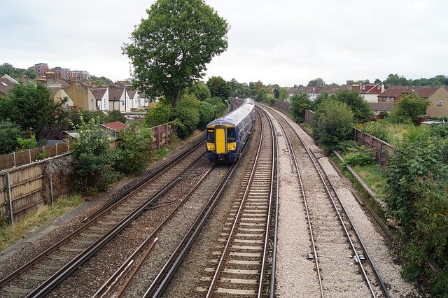 ດາວໂຫຼດຟຣີ Train Railroad - ຮູບພາບຫຼືຮູບພາບທີ່ບໍ່ເສຍຄ່າເພື່ອແກ້ໄຂດ້ວຍຕົວແກ້ໄຂຮູບພາບອອນໄລນ໌ GIMP