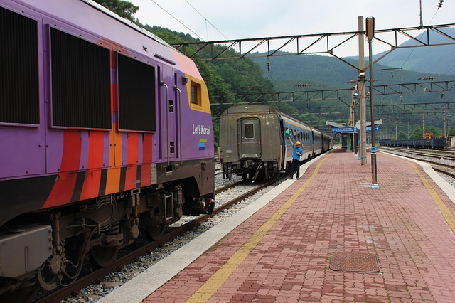Free download train railroad traffic coach free picture to be edited with GIMP free online image editor