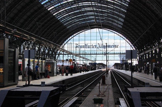 Unduh gratis Stasiun Kereta Frankfurt - foto atau gambar gratis untuk diedit dengan editor gambar online GIMP