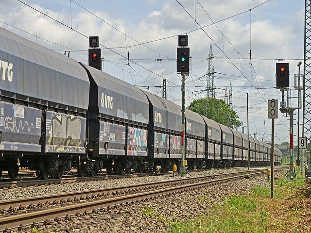 Безкоштовно завантажте Transit Freight Train Signals Free – безкоштовну фотографію чи зображення для редагування за допомогою онлайн-редактора зображень GIMP