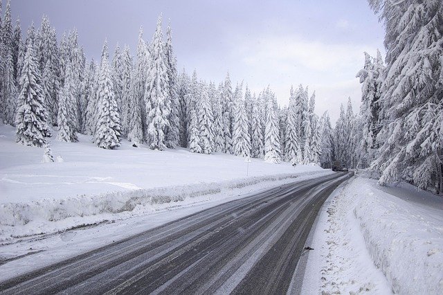 تنزيل مجاني Transylvania Romania Winter - صورة مجانية أو صورة ليتم تحريرها باستخدام محرر الصور عبر الإنترنت GIMP