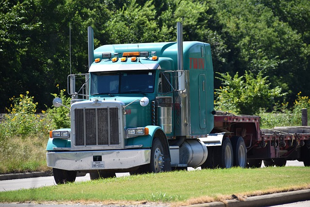 Free download truck 18 wheeler flatbed transport free picture to be edited with GIMP free online image editor