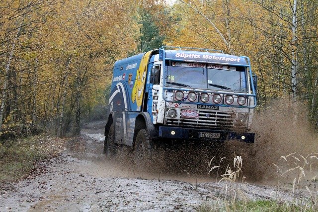 무료 다운로드 Truck Rally Motorsport - 무료 사진 또는 GIMP 온라인 이미지 편집기로 편집할 수 있는 사진