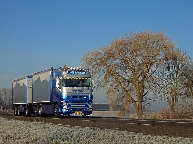 Muat turun percuma Truck Volvo Vehicle - foto atau gambar percuma untuk diedit dengan editor imej dalam talian GIMP