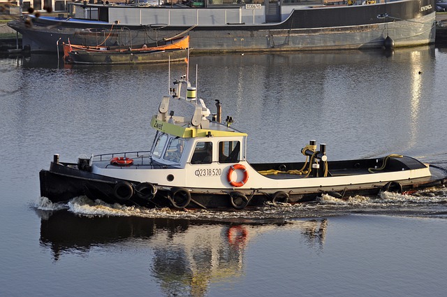 Free download tug boat river boat water zaanstad free picture to be edited with GIMP free online image editor