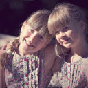 Two younger sisters  screen for extension Chrome web store in OffiDocs Chromium