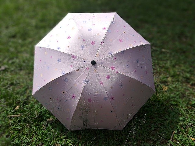 Descărcare gratuită Umbrella Pink Rosa - fotografie sau imagine gratuită pentru a fi editată cu editorul de imagini online GIMP