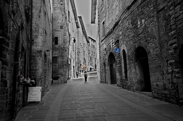 ดาวน์โหลดฟรี Umbria Italy Alley - รูปถ่ายหรือรูปภาพฟรีที่จะแก้ไขด้วยโปรแกรมแก้ไขรูปภาพออนไลน์ GIMP