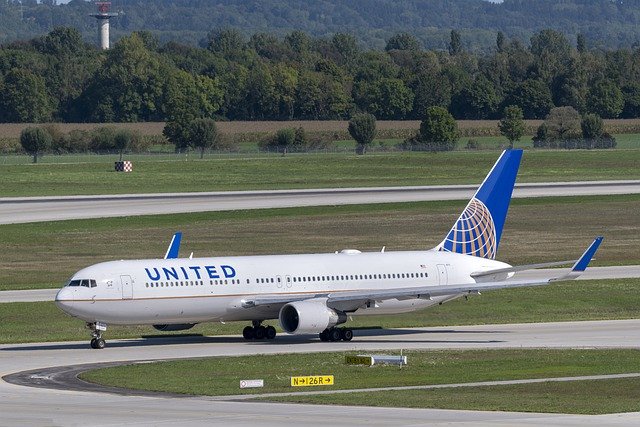 Free download united airlines boeing free picture to be edited with GIMP free online image editor