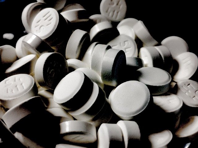 Free download up close pill white drugs pile free picture to be edited with GIMP free online image editor