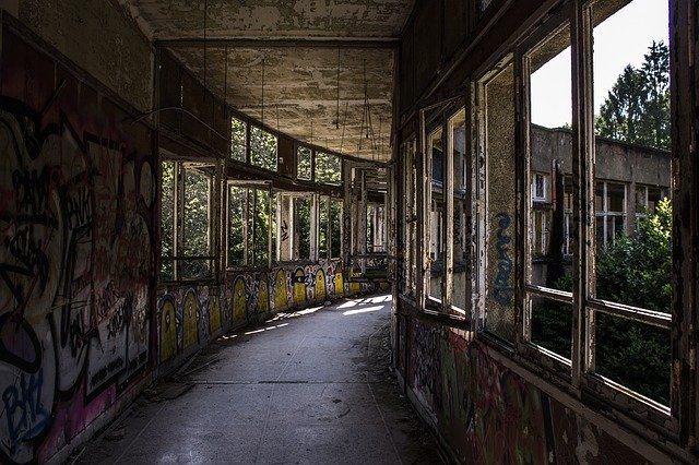 ดาวน์โหลดฟรี Urban Exploration Abandoned เทมเพลตรูปภาพฟรีเพื่อแก้ไขด้วยโปรแกรมแก้ไขรูปภาพออนไลน์ GIMP