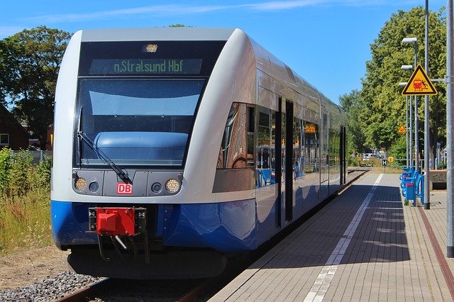 Bezpłatne pobieranie Usedomer Bäderbahn Deutsche Bahn - darmowe zdjęcie lub obraz do edycji za pomocą internetowego edytora obrazów GIMP