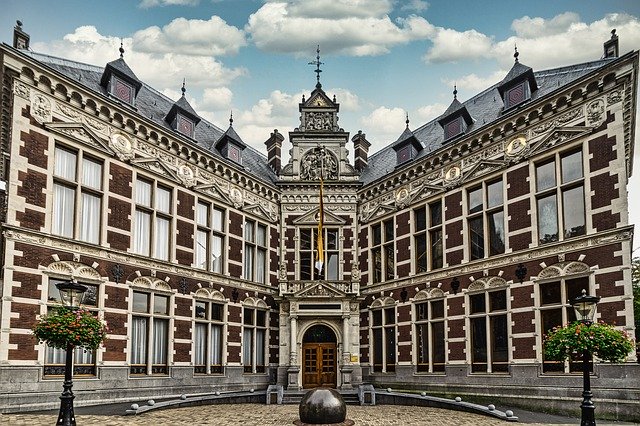Gratis download Universiteitsgebouw Utrecht - gratis foto of afbeelding om te bewerken met GIMP online afbeeldingseditor