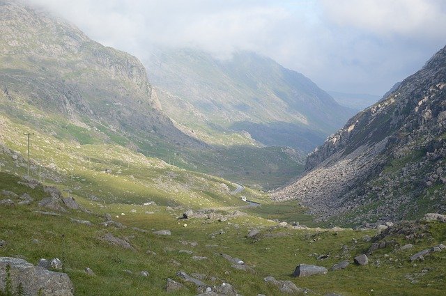 Muat turun percuma Valley Clouds - foto atau gambar percuma untuk diedit dengan editor imej dalam talian GIMP