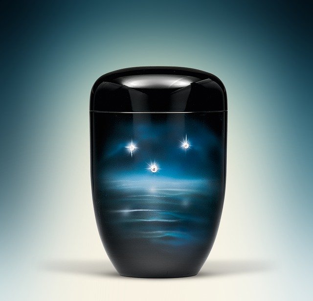 Бесплатно скачать Vase Glass Decoration - бесплатная иллюстрация для редактирования с помощью бесплатного онлайн-редактора изображений GIMP