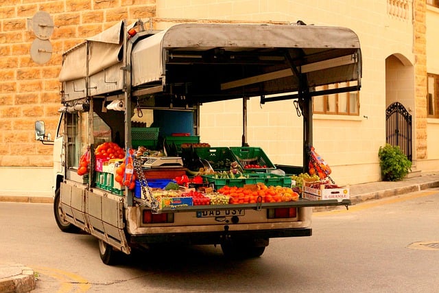 Téléchargement gratuit d'une image gratuite de livraison par camion de fruits et légumes à modifier avec l'éditeur d'images en ligne gratuit GIMP