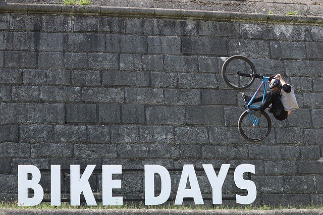 ดาวน์โหลดฟรี Velo Freestyle Bike - รูปถ่ายหรือรูปภาพฟรีที่จะแก้ไขด้วยโปรแกรมแก้ไขรูปภาพออนไลน์ GIMP