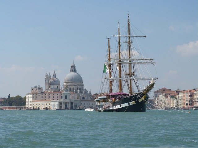 ヴェネツィア建築運河を無料でダウンロード - GIMPオンラインイメージエディターで編集できる無料の写真または画像