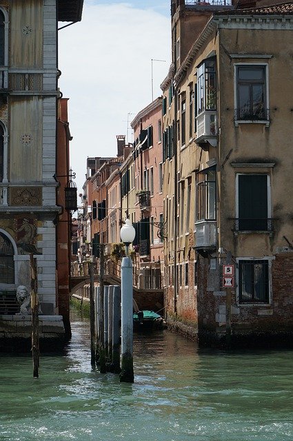 Free picture Venice Canal Boat -  to be edited by GIMP free image editor by OffiDocs