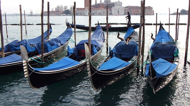 Download gratuito Gondola di Venezia Italia - foto o immagine gratis da modificare con l'editor di immagini online di GIMP