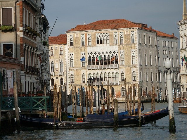 Bezpłatne pobieranie Venice Old Building - bezpłatne zdjęcie lub obraz do edycji za pomocą internetowego edytora obrazów GIMP