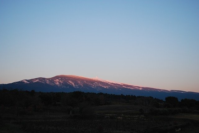 Descarga gratuita Ventoux Mountain: foto o imagen gratuita para editar con el editor de imágenes en línea GIMP