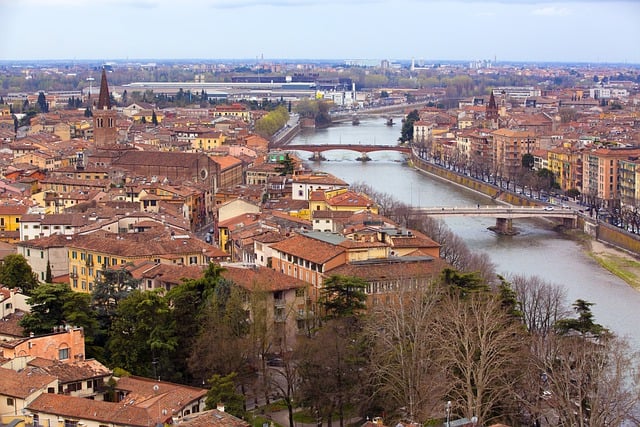 قم بتنزيل صورة مجانية لمدينة فيرونا إيطاليا أديجي ريفر سيتي مجانًا لتحريرها باستخدام محرر الصور المجاني عبر الإنترنت GIMP