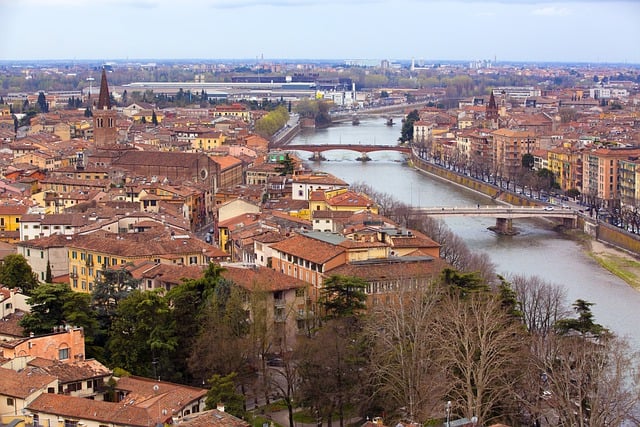 ດາວ​ໂຫຼດ​ຟຣີ verona italy adige river city ຮູບ​ພາບ​ຟຣີ​ທີ່​ຈະ​ໄດ້​ຮັບ​ການ​ແກ້​ໄຂ​ທີ່​ມີ GIMP ຟຣີ​ບັນ​ນາ​ທິ​ການ​ຮູບ​ພາບ​ອອນ​ໄລ​ນ​໌​