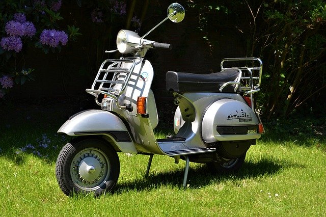 Free download vespa antique car p200e scooter free picture to be edited with GIMP free online image editor