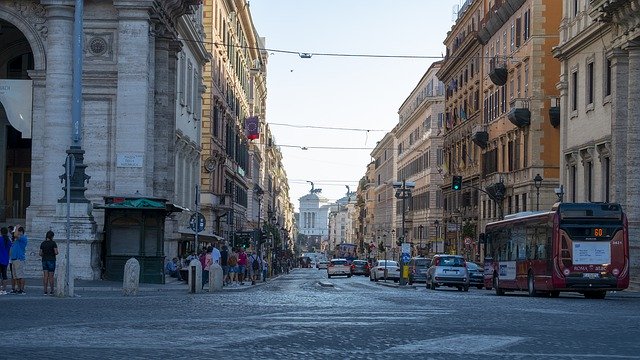 Descărcare gratuită Via Nazionale Rome Buildings - fotografie sau imagini gratuite pentru a fi editate cu editorul de imagini online GIMP