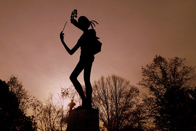 Descarga gratuita Vienna Statue Figure - foto o imagen gratuita para editar con el editor de imágenes en línea GIMP