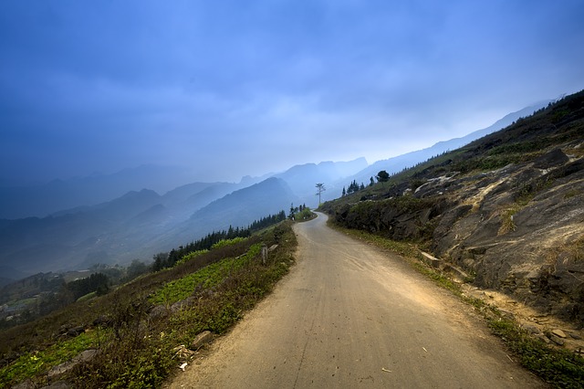 Free download vietnam ha giang street mountain free picture to be edited with GIMP free online image editor