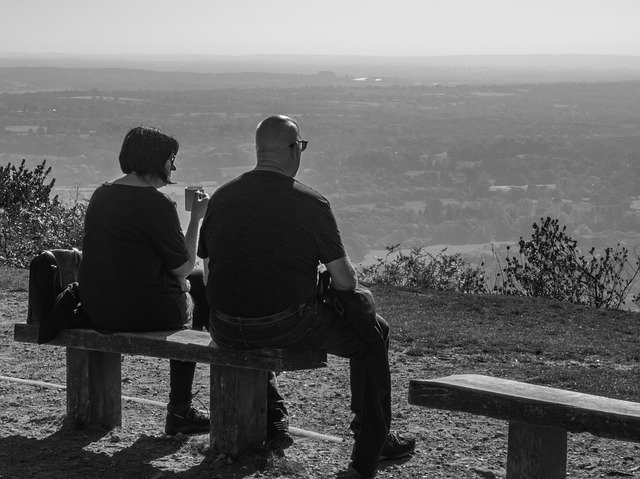 Descărcare gratuită View BW Bench - fotografie sau imagine gratuită pentru a fi editată cu editorul de imagini online GIMP