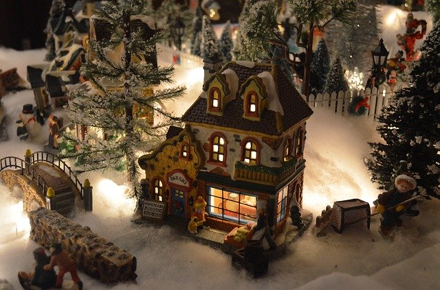 Scarica gratuitamente Village Christmas Snow: foto o immagini gratuite da modificare con l'editor di immagini online GIMP