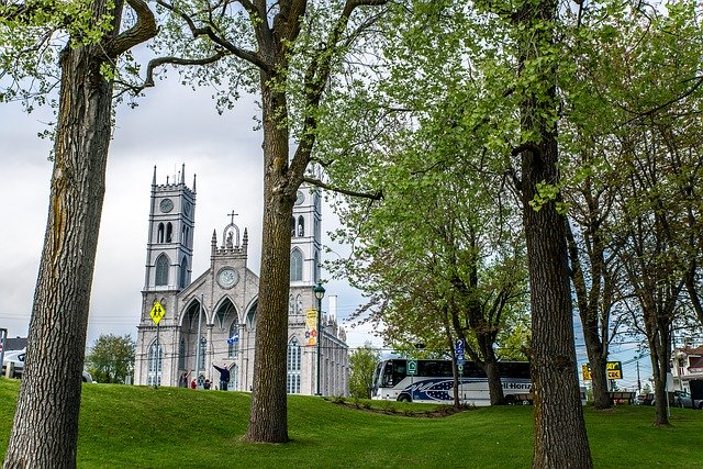 ดาวน์โหลดฟรี Village Church - ภาพถ่ายหรือรูปภาพฟรีที่จะแก้ไขด้วยโปรแกรมแก้ไขรูปภาพออนไลน์ GIMP