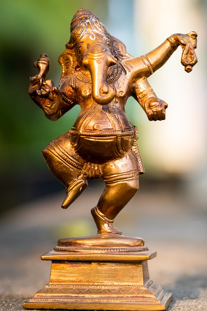 Free download vinayaka ganesha hindu god hinduism free picture to be edited with GIMP free online image editor
