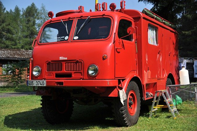 Free download vintage fire truck alert fire free picture to be edited with GIMP free online image editor