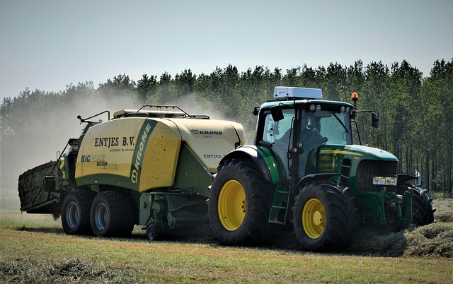 Free download wage operating landscape tractor free picture to be edited with GIMP free online image editor