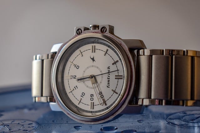 Free download watch clock time analog fastrack free picture to be edited with GIMP free online image editor