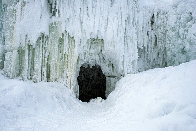 Descarga gratuita Waterfall A Frozen Cold: foto o imagen gratuita para editar con el editor de imágenes en línea GIMP