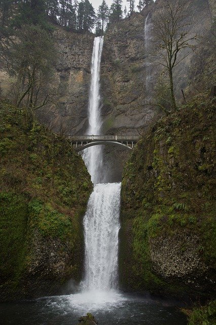 Kostenloser Download Waterfall Bridge Water - kostenloses Foto oder Bild zur Bearbeitung mit GIMP Online-Bildbearbeitung