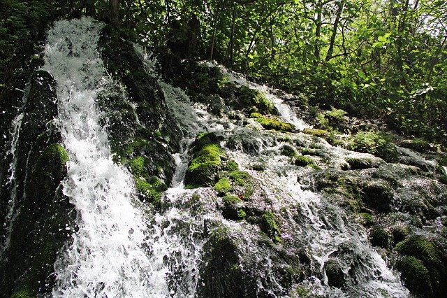 Descărcare gratuită Waterfall Nature Landscape - fotografie sau imagini gratuite pentru a fi editate cu editorul de imagini online GIMP