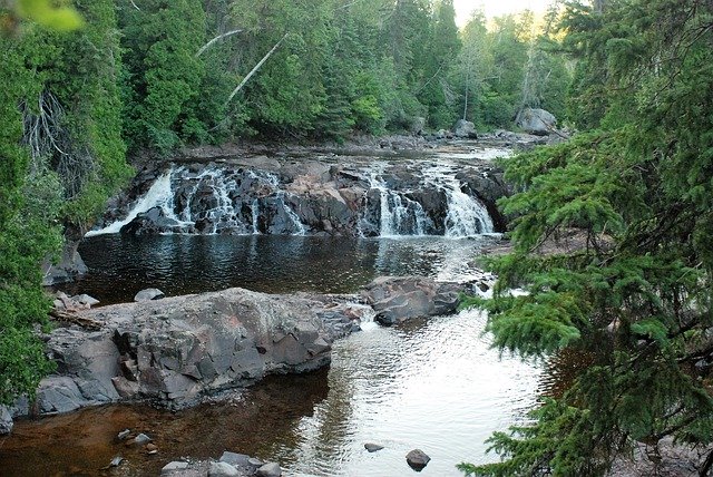 Kostenloser Download Waterfalls Stream Spring - kostenloses Foto oder Bild zur Bearbeitung mit GIMP Online-Bildbearbeitung