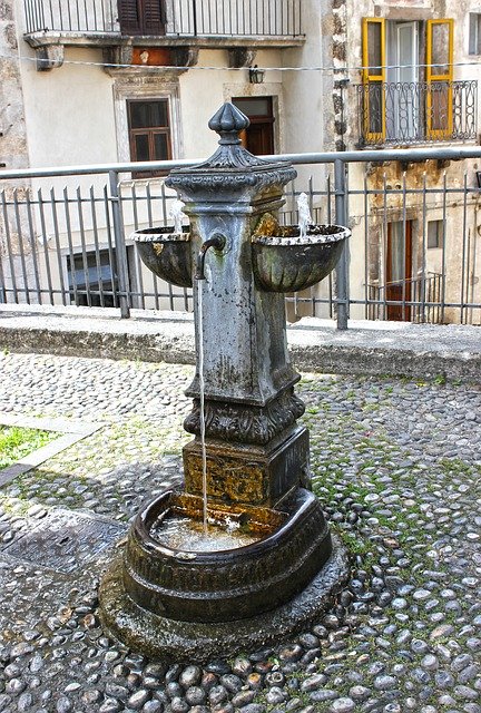 Free download Water Fontana Wet -  free photo or picture to be edited with GIMP online image editor
