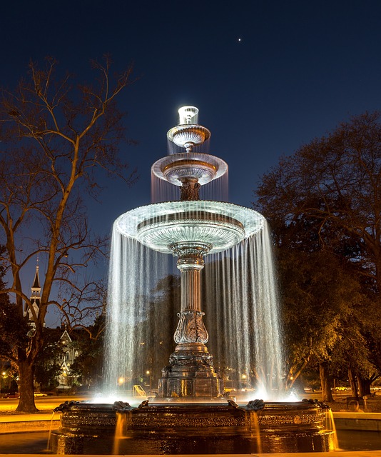 Бесплатно скачайте бесплатный шаблон фотографии Water Fountain Spraying для редактирования с помощью онлайн-редактора изображений GIMP