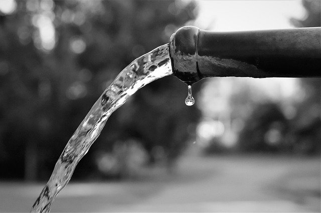 Download gratuito Water Fountain Tube: foto o immagine gratuita da modificare con l'editor di immagini online GIMP