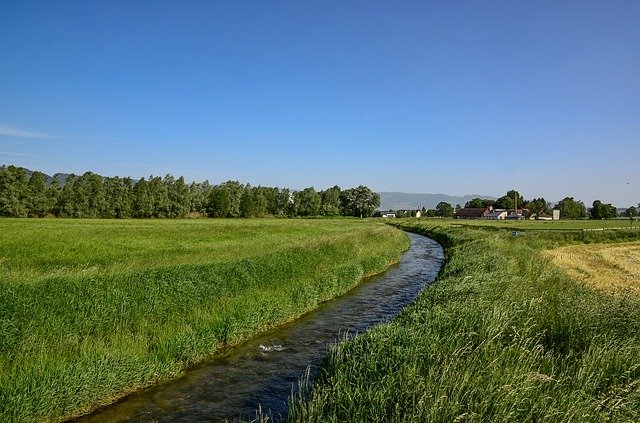 Téléchargement gratuit du modèle de photo gratuit Water Green Landscape à éditer avec l'éditeur d'images en ligne GIMP