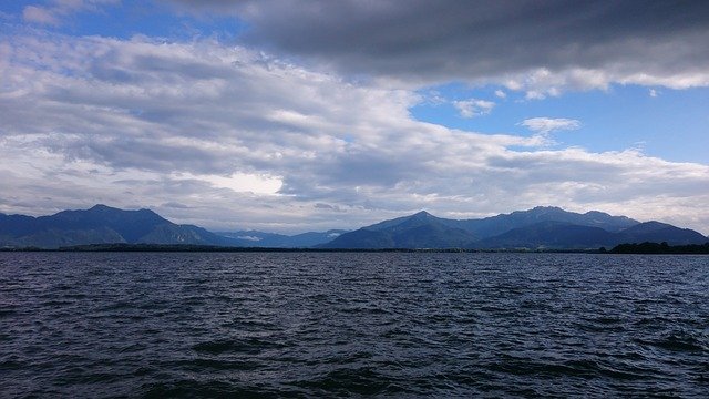 Unduh gratis Water Mountains Chiemsee - foto atau gambar gratis untuk diedit dengan editor gambar online GIMP